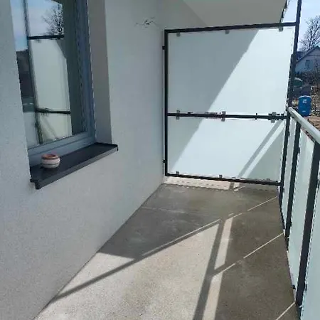 Fox Free Parking Air Conditioning *