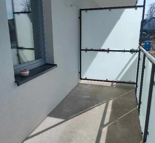 Fox Free Parking Air Conditioning *